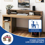 Scrivania rustica in legno con cassetto, armadietto, supporto per monitor e prese elettriche integrate