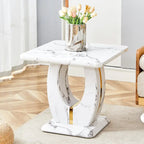 Tavolino quadrato moderno da 23,6 pollici con strisce decorative placcate in oro per soggiorno