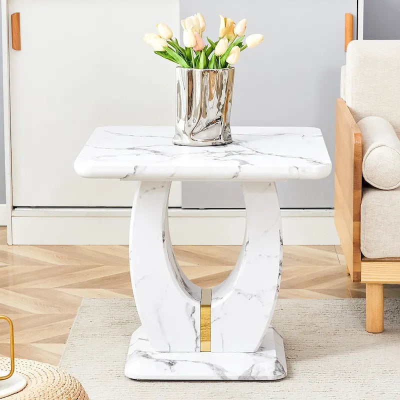 Tavolino quadrato moderno da 23,6 pollici con strisce decorative placcate in oro per soggiorno