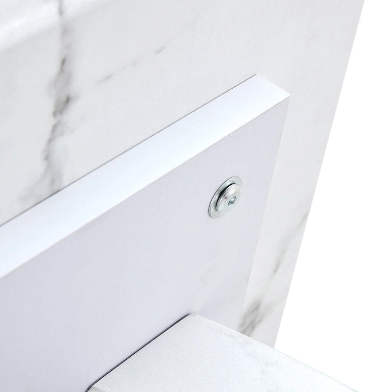Tavolino quadrato moderno da 23,6 pollici con strisce decorative placcate in oro per soggiorno