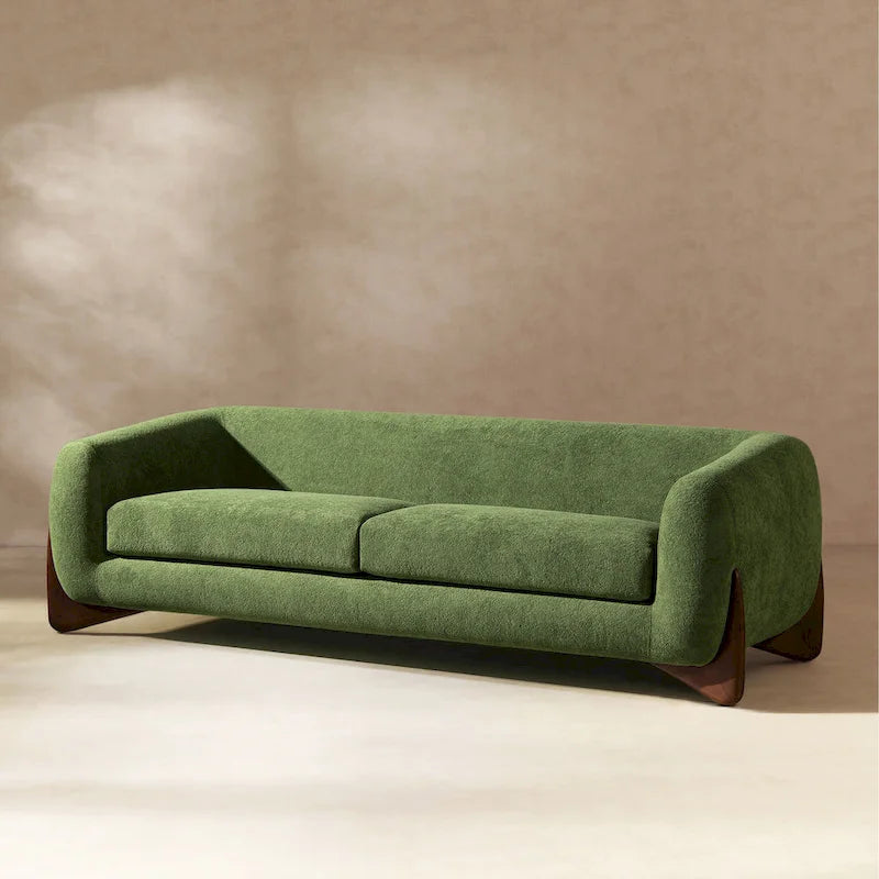 Divano imbottito Sherpa da 229 cm, Bouclé oversize, gambe in rovere naturale