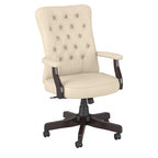 Sedia da ufficio con schienale alto e braccioli, trapuntatura capitonné, base in legno color espresso, capacità 125 kg